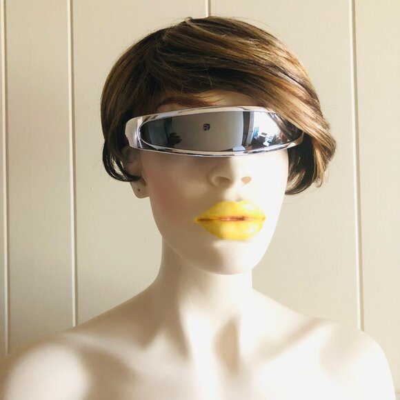Futuristic Cyclops Visor Sunglasses - Picture 7 of 7
